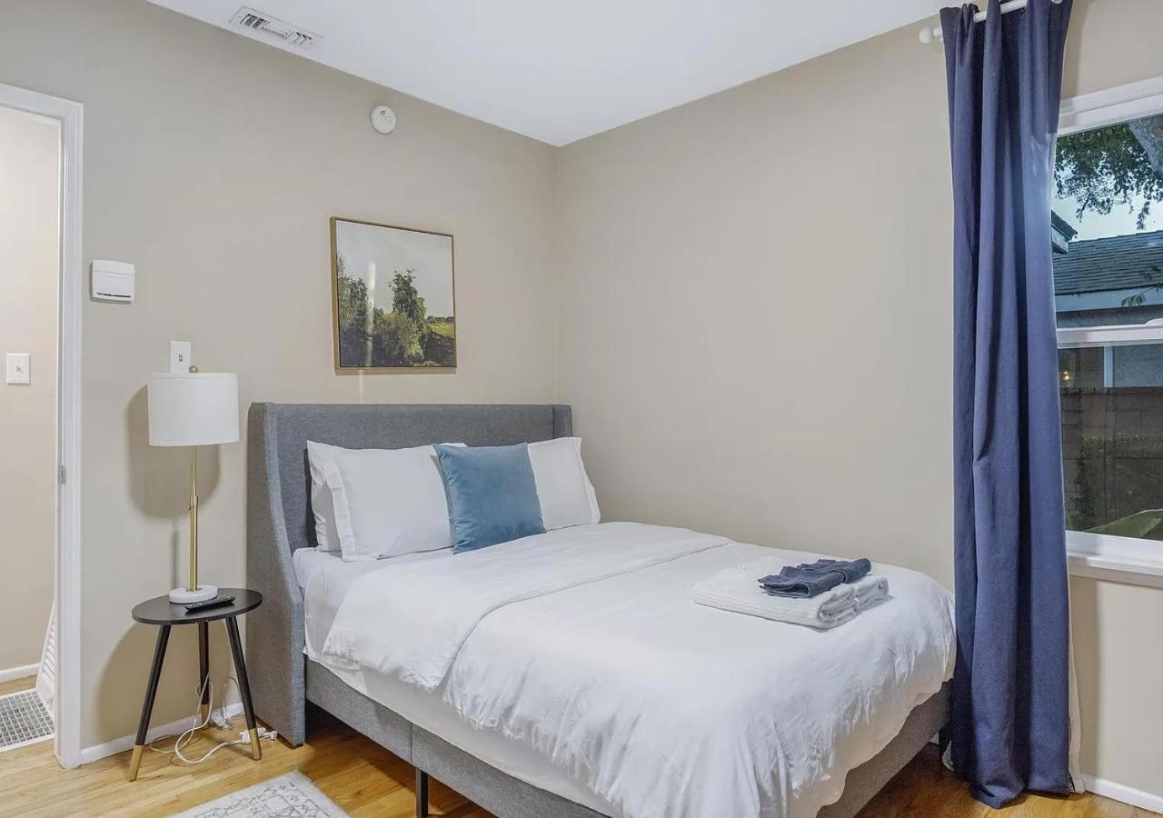Balcom Breeze Escape Los Angeles